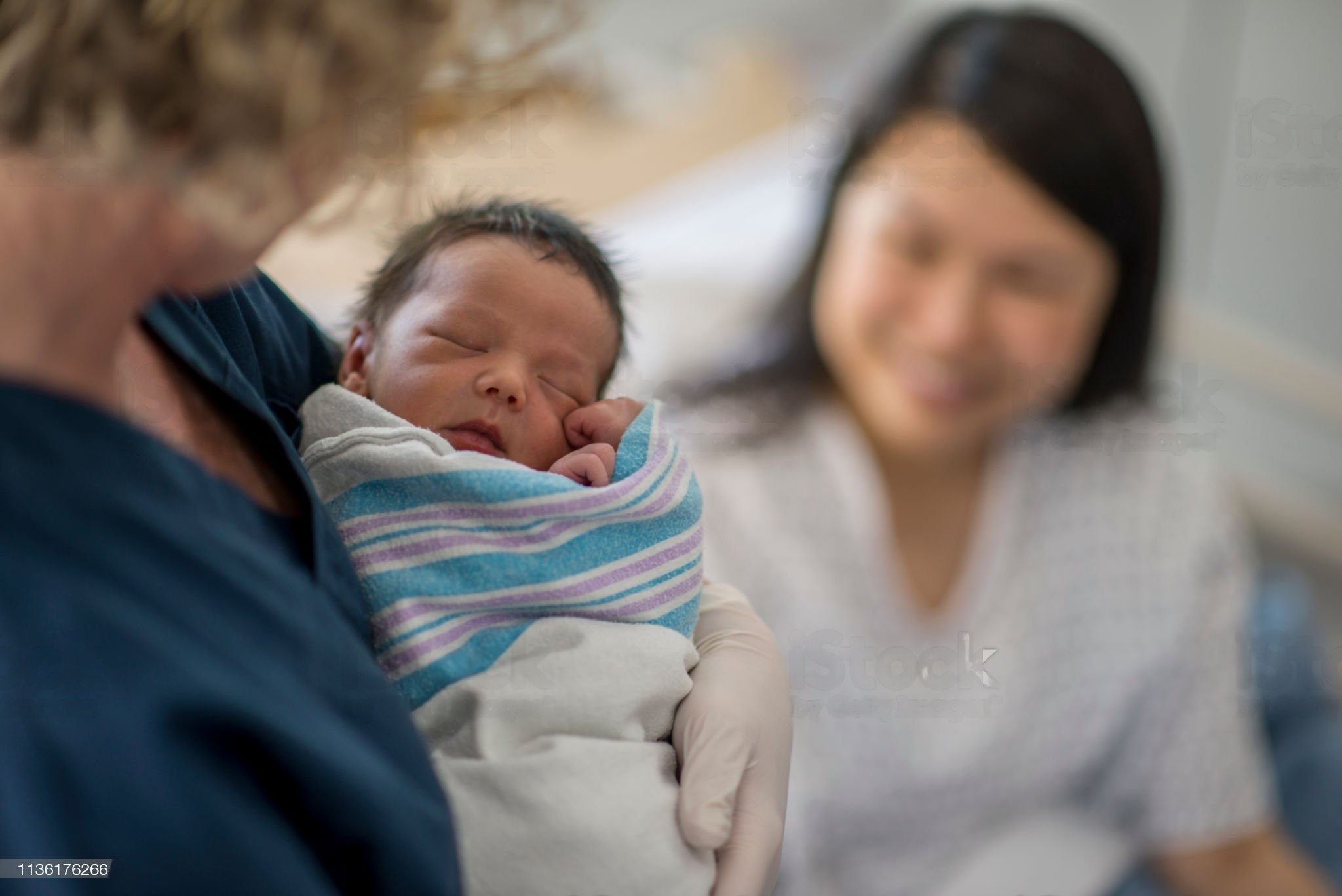 Larangan Dalam Merawat Bayi Yang Baru Lahir