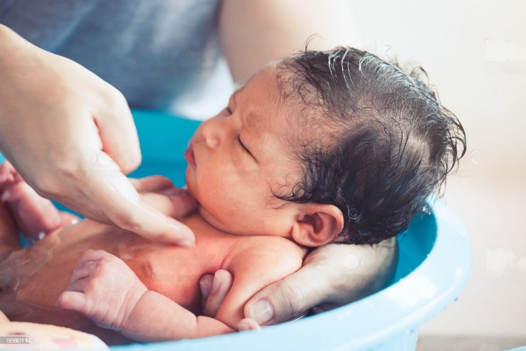 Langkah-Langkah Memandikan Bayi Dengan Benar