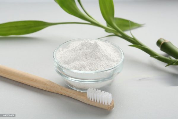 Gigi Kuning Bikin Minder? Ini Cara Memutihkan Gigi Secara Alami