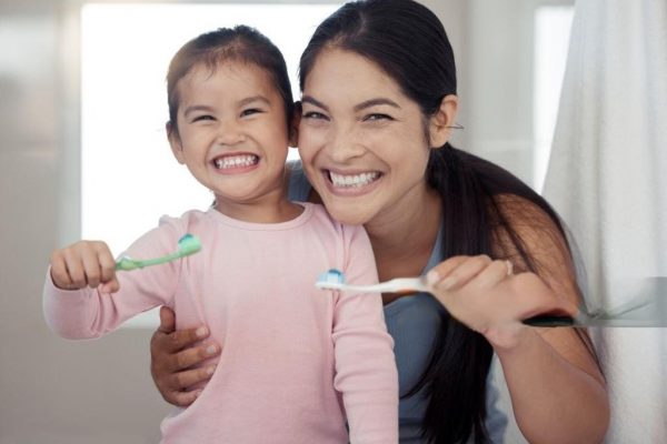 Cara Menyikat Gigi Ini Direkomendasikan Oleh Para Dokter Gigi