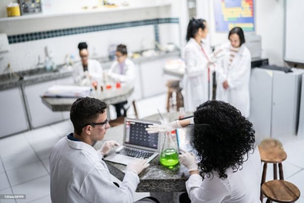 Transfer D3 Ke S1 Farmasi? IIK Bhakta Pilihan Tepat