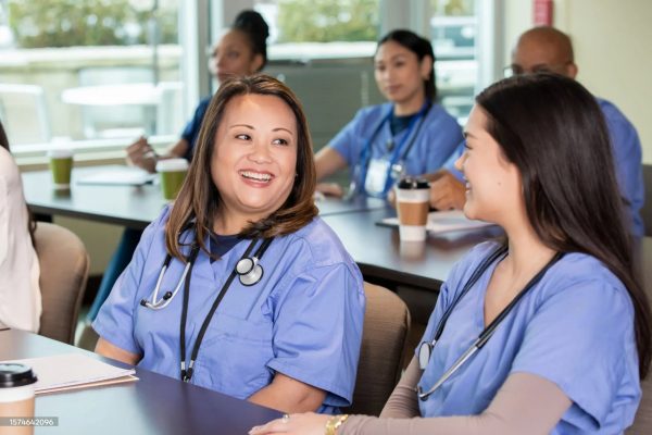 Lulusan D3 Kebidanan: Peluang Karier dan Pilihan Profesi