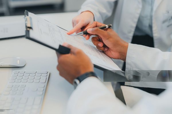 Perbedaan Tugas Administrasi Medis & Rekam Medis