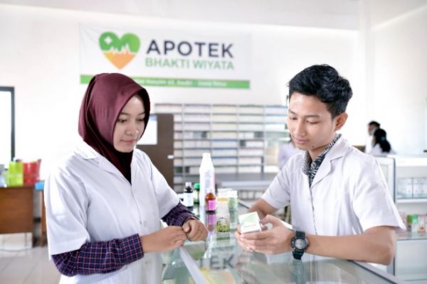 Kuliah S1 Farmasi di IIK Bhakta, Ini Fasilitasnya