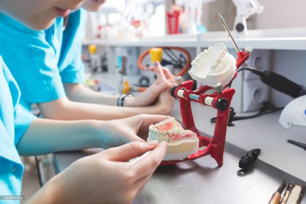 Laboratorium Dental dan 10 Alat yang Ada Di Dalamnya