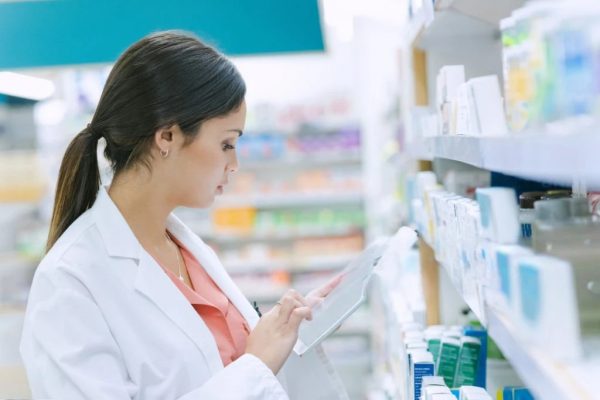 Panduan Karier Lulusan D3 Farmasi dan Durasi Kuliahnya