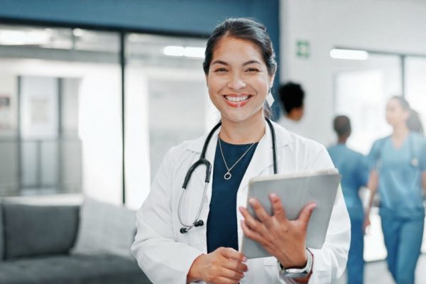 Peluang Kerja Dokter: Apa Saja Pilihan Kariernya?