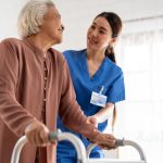 Kuliah Profesi Perawat, Apa Bedanya dengan S1 Keperawatan?