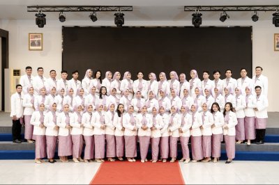 Apoteker Angkatan VIII IIK Bhakta Jalani Sumpah Profesi