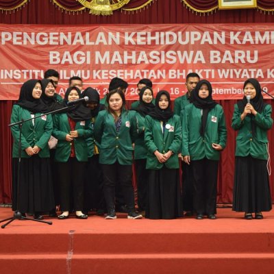 Penampilan UKM Paduan Suara (Padus) IIK BW saat PPMB2018