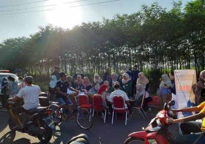 Praktik berwirausaha anggota UKM KWU IIK BW