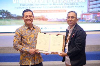 Pharmacy Toward Wellness, Innovation, Sustainability, and Empowerment: Seminar Pakar Bersama Prof. Dr. apt. Satibi, M.Si. di IIK Bhakta