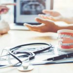 Ini Bedanya Praktik Dokter Gigi dan Tukang Gigi