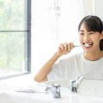 5 Cara Mencegah dan Menghilangkan Karang Gigi