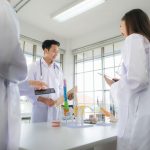 Mau Tahu Kuliah S1 Farmasi Berapa Tahun? Ini Penjelasannya