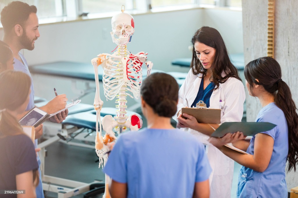 FK Paling Bagus Dimana? Ini Kampus Kedokteran Unggul