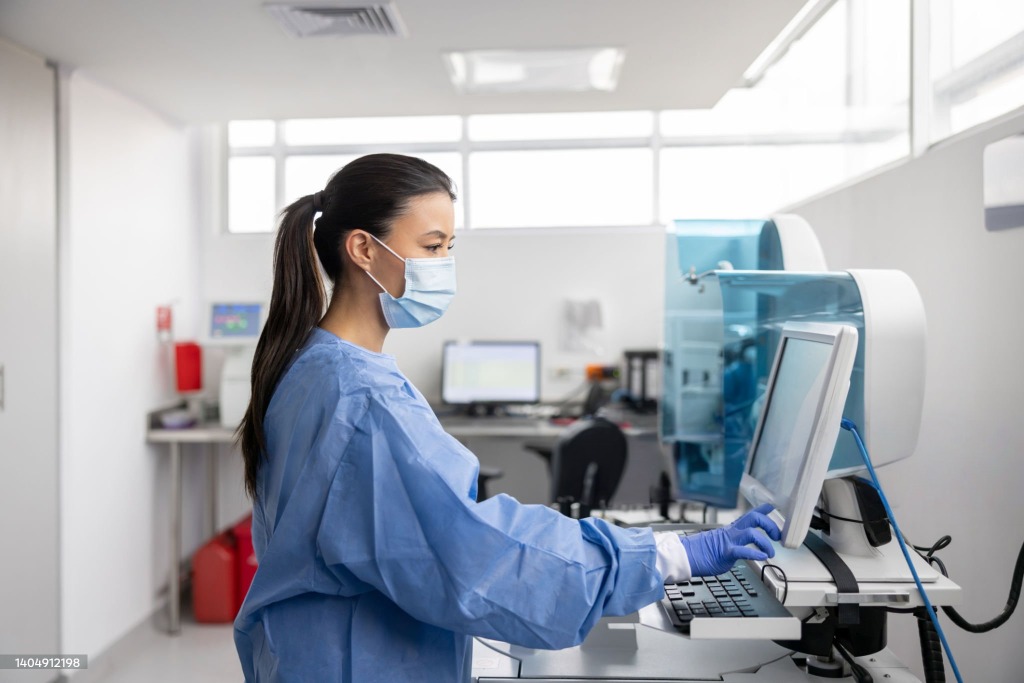 Apakah AI Akan Menggantikan Tenaga Laboratorium Medis?