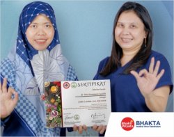 Lecturer of IIK Bhakta, Dr. Nita Damayanti., Sp.KFR and apt. Lia Agustina ., M.Sc., won 3rd Place in the Call for Paper organized by the Indonesian Medical Herbal Discipline Association in June 2022.