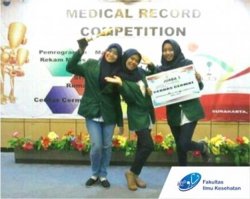 The D3 RMIK IIK BW team consisting of Sri Nuraini, Choirin Alfiani and Helary Mayta Sari won the 3rd place in the Smart Quiz Competition in the Indonesian Medical Record Competition (IMRC) held by Apikes Citra Medika Surakarta on 17-18 March 2018.