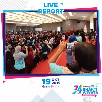 Ajak Penotong Bernyanyi dan Berjoget Bersama, Penampilan The Outside Band Pecahkan Suasana di Graha IIK Hall