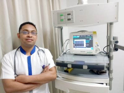 Johanes Eban salah satu alumni S1 Keperawatan yang kini menjadi perawat ICU di National Hospital Surabaya