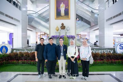 Delegasi IIK Bhakti Wiyata berfoto bersama perwakilan Faculty of Dentistry, Mahidol University, usai diskusi mengenai peluang kolaborasi di bidang pendidikan, penelitian, dan pertukaran akademik.