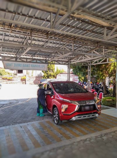 Petugas swabber RSGM IIK Bhakti Wiyata sangat ramah dan kompeten dalam melayani proses swab antigen dan PCR.   