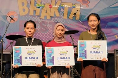 SMK berhasil meraih juara satu untuk stand terbaik