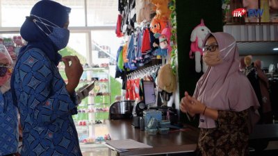 Salah satu variabel yang digunakan dalam survei ini adalah tersedianya tempat cuci tangan di lokasi toko.