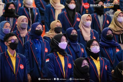 wajah semangat calon generasi bangsa dari IIK Bhakta
