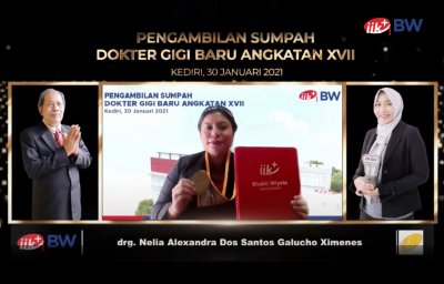 Guna menekan penyebaran Covid-19, Acara sumpah dokter gigi dilaksanakan secara daring.