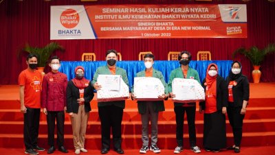 Para perwakilan ketua KKN yang berhasil menjadi kelompok KKN tebaik2022