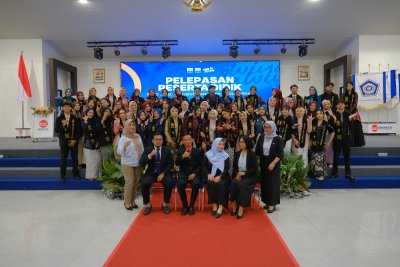 Momen Haru dan Bangga, Ratusan Siswa SMK Kesehatan Bhakti Wiyata dan SMK TI Pelita Nusantara Resmi Dilepas
