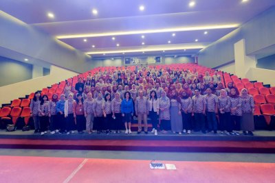 Kebersamaan keluarga besar Yayasan Bhakti Wiyata dalam acara Annual Briefing