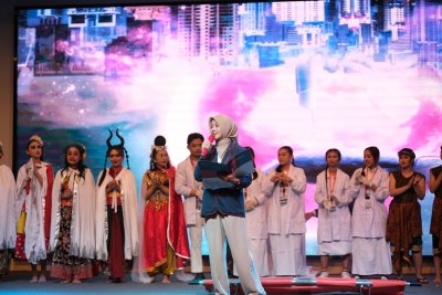 Mahasiswa IIK Bhakta menampilkan kreasi seni dan budaya sebagai wujud kreativitas dalam OSMARU 2025.