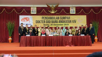 Para Dokter Gigi baru IIK BW yang baru saja dikukuhkan.