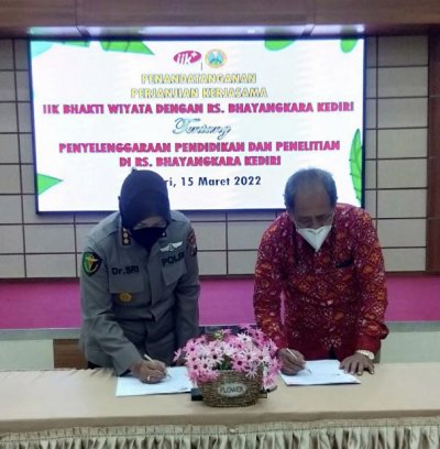 IIK Bhakti Wiyata (IIK Bhakta)  memperluas kerjasama dalam hal pendidikan dan penelitian kali ini dengan Rumah Sakit Bhayangkara Kediri, Selasa (15/03/2022).