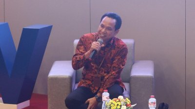 Bapak Joni Ideus Setiawan, S.Si., Apt menyampaikan pentingnya legalitas dalam setiap produk obat dan makanan.