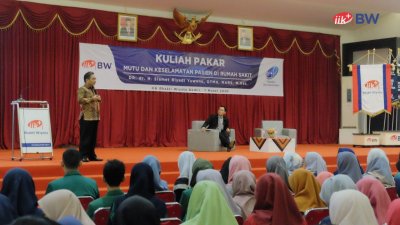 DR.dr. H.Slamet Riyadi Yuwono, DTMH, MARS,M.Kes menegaskan pentingnya pengetahuan operasional Rumah Sakit yang baik