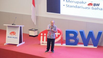 Masfuri, SKp., MN., Ketua Hubungan Luar Negeri Persatuan Perawat Nasional Indonesia (PPNI Pusat) memberikan materi mengenai 3S.