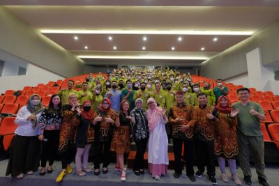 Kuliah pakar merupakan kegiatan rutin yang diselenggarakan prodi guna menambah wawasan dan pengalaman mahasiswa kedokteran gigi.