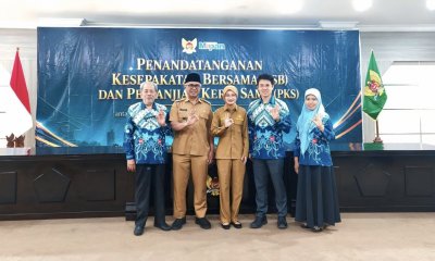Sivitas IIK Bhakti Wiyata berfoto bersama Walikota Kediri Vinanda Prameswati, S.H., M.Kn