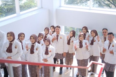 IIK Bhakta Pharmacists Achieve 100% National Competency Pass Rate, 12th Oath Ceremony Held at Adipadma Hall